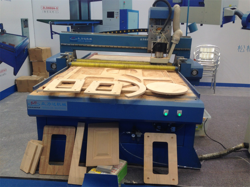 單臺面數(shù)控裁板機